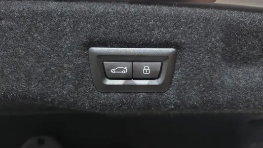 BMW 5 Series (G60) 520i M 2025 34