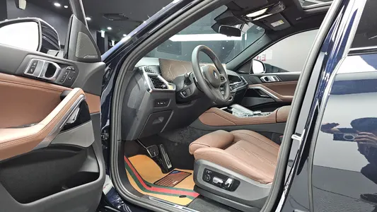 BMW X6 (G06) xDrive40i M 2025 10
