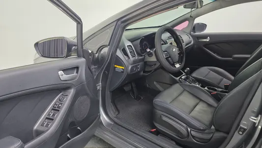 Kia K3 2016 11