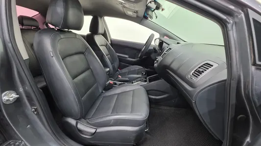 Kia K3 2016 10