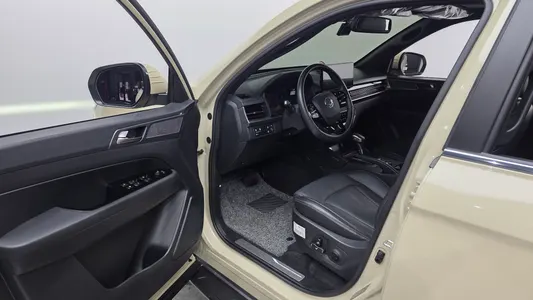 KG Mobility 렉스턴 스포츠 칸 2.2 4WD 2024 10
