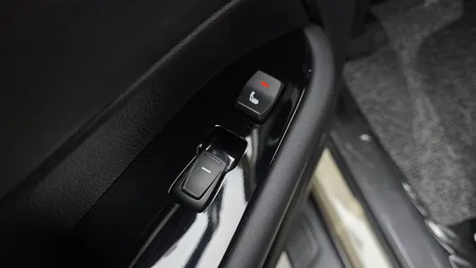 KG Mobility 렉스턴 스포츠 칸 2.2 4WD 2024 28