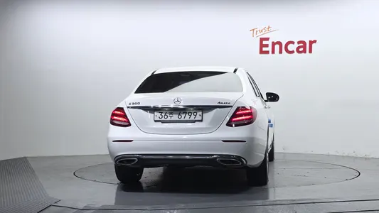 Mercedes-Benz E-Class W213 E300 4MATIC 2017 4