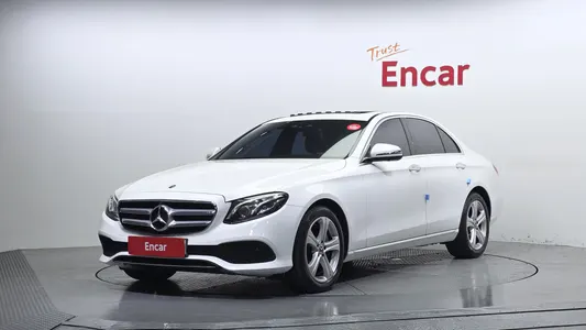 Mercedes-Benz E-Class W213 E300 4MATIC 2017