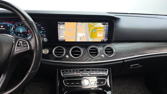 Mercedes-Benz E-Class W213 E300 4MATIC 2017 14