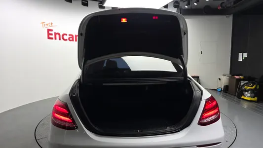 Mercedes-Benz E-Class W213 E300 4MATIC 2017 33