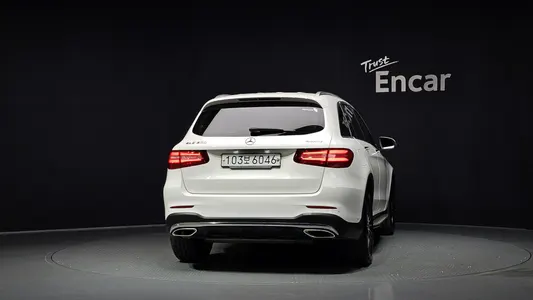 Mercedes-Benz GLC-Class X253 GLC300 4MATIC AMG Line 2019 4