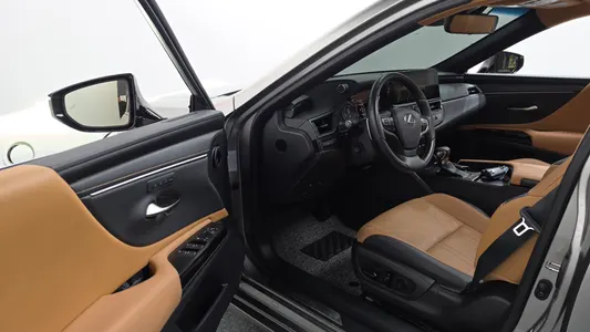 Lexus ES300h 7 2022 10