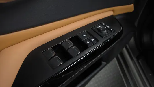 Lexus ES300h 7 2022 30