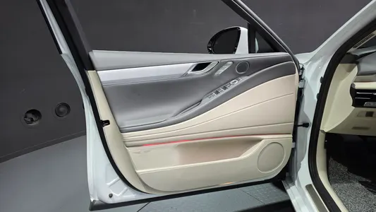 Genesis G80 (RG3) 2.5 AWD 2025 24