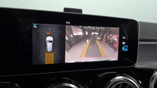 Mercedes-Benz GLB-Class X247 GLB220 2020 15