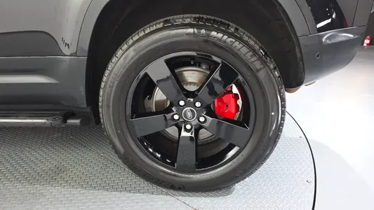 Land Rover (L663) 110 D300 HSE 2023 21