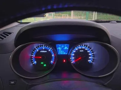 Hyundai ix 2WD LX20 2010 4