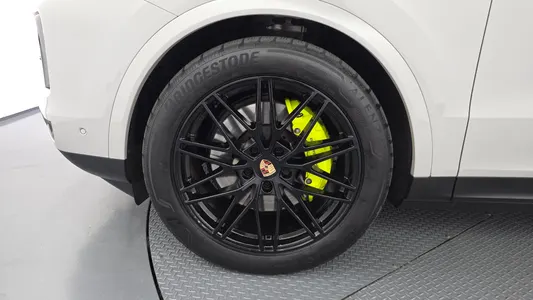 Porsche (PO536) 3.0 E- 2025 5
