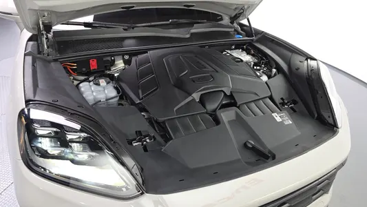 Porsche (PO536) 3.0 E- 2025 6