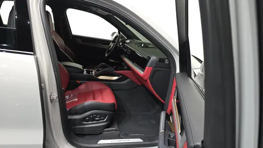 Porsche (PO536) 3.0 E- 2025 11