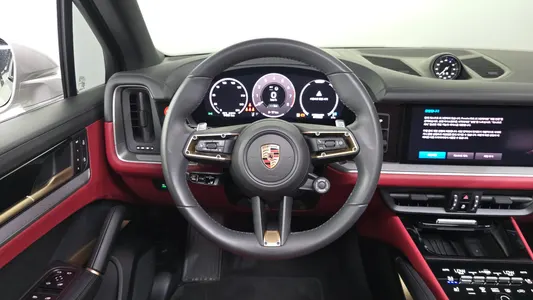 Porsche (PO536) 3.0 E- 2025 13