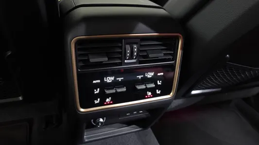 Porsche (PO536) 3.0 E- 2025 18