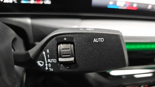 BMW 4 Series (G22) 420i M 2025 28