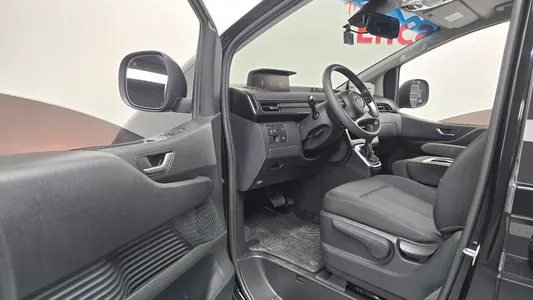 Hyundai Staria 11 2022 10
