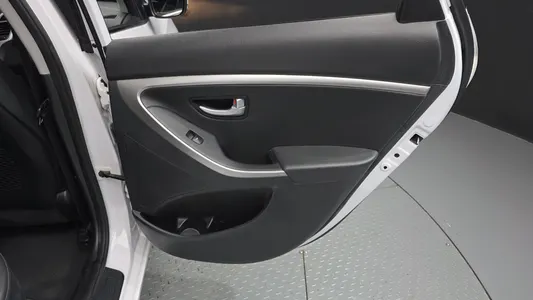 Hyundai i30() 1.6 GDI PYL 2014 25