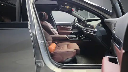 BMW 7 Series (G70) 740d xDrive M 2025 26