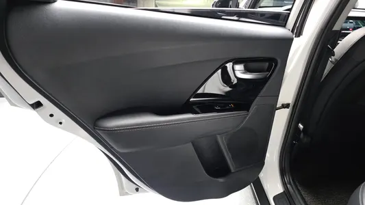 Kia 니로 1.6 HEV 2021 25