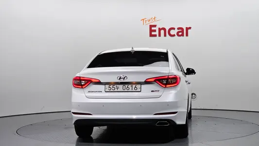 Hyundai LF 1.7 2015 4