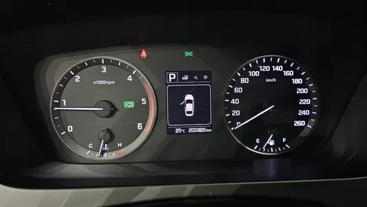 Hyundai LF 1.7 2015 8