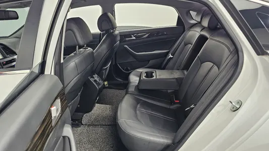 Hyundai LF 1.7 2015 12