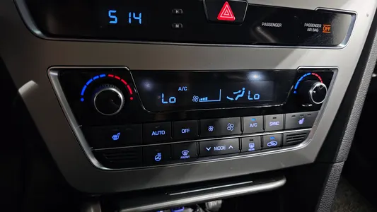 Hyundai LF 1.7 2015 32