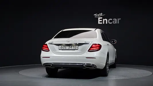 Mercedes-Benz E-Class W213 E300 4MATIC 2017 4