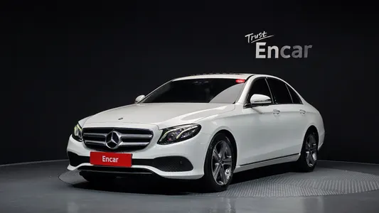 Mercedes-Benz E-Class W213 E300 4MATIC 2017