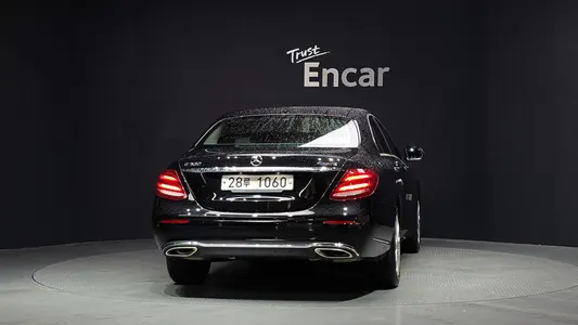 Mercedes-Benz E-Class W213 E300 4MATIC 2018 4