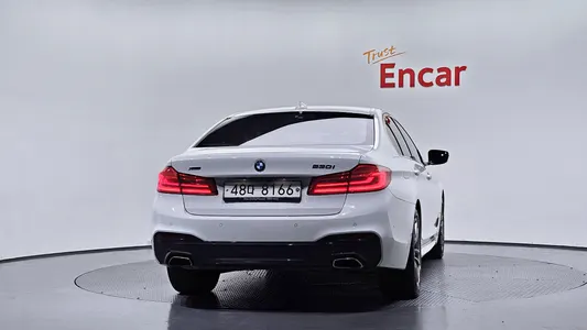 BMW 5 Series (G30) 530i xDrive M 2018 4