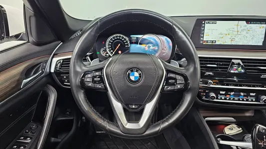 BMW 5 Series (G30) 530i xDrive M 2018 12