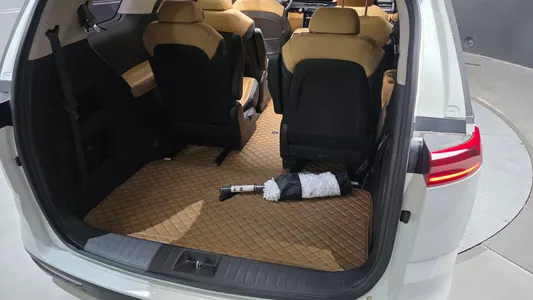 Kia Carnival 9 2023 32