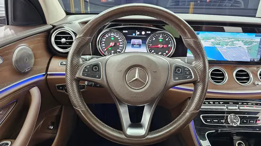 Mercedes-Benz E-Class W213 E220d 2016 12