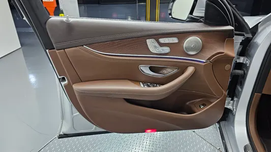 Mercedes-Benz E-Class W213 E220d 2016 24