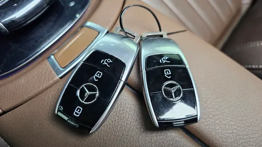 Mercedes-Benz E-Class W213 E220d 2016 28