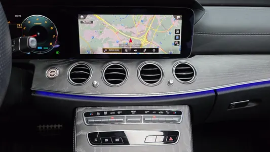 Mercedes-Benz E-Class W213 E350 4MATIC AMG Line 2021 13