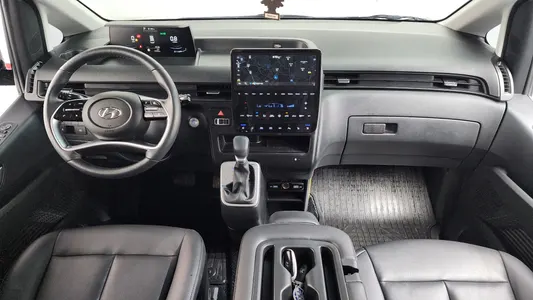 Hyundai Staria 4WD 9 2024 7