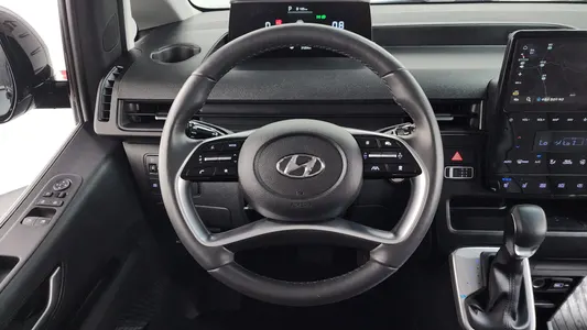 Hyundai Staria 4WD 9 2024 12