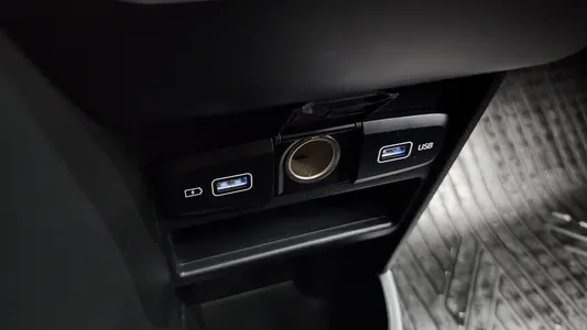 Hyundai Staria 4WD 9 2024 15