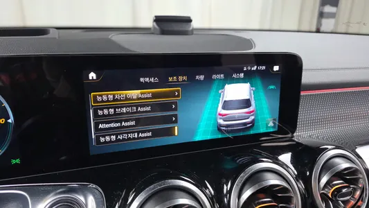 Mercedes-Benz EQB X243 EQB300 4MATIC AMG 2023 17