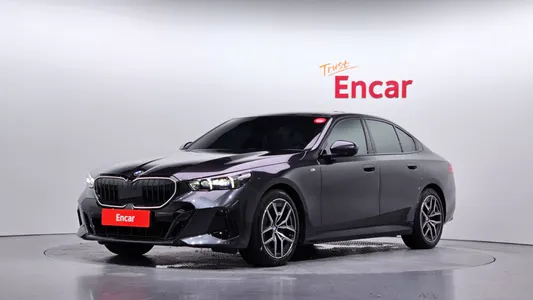 BMW 5 Series (G60) 520i M 2025