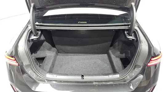BMW 5 Series (G60) 520i M 2025 18