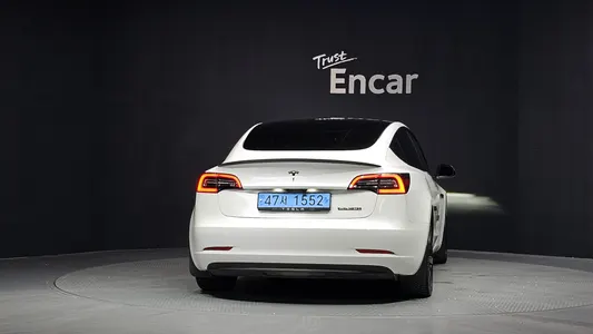 Tesla 3 AWD 2022 4