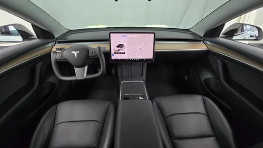 Tesla 3 AWD 2022 7