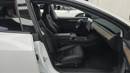 Tesla 3 AWD 2022 11